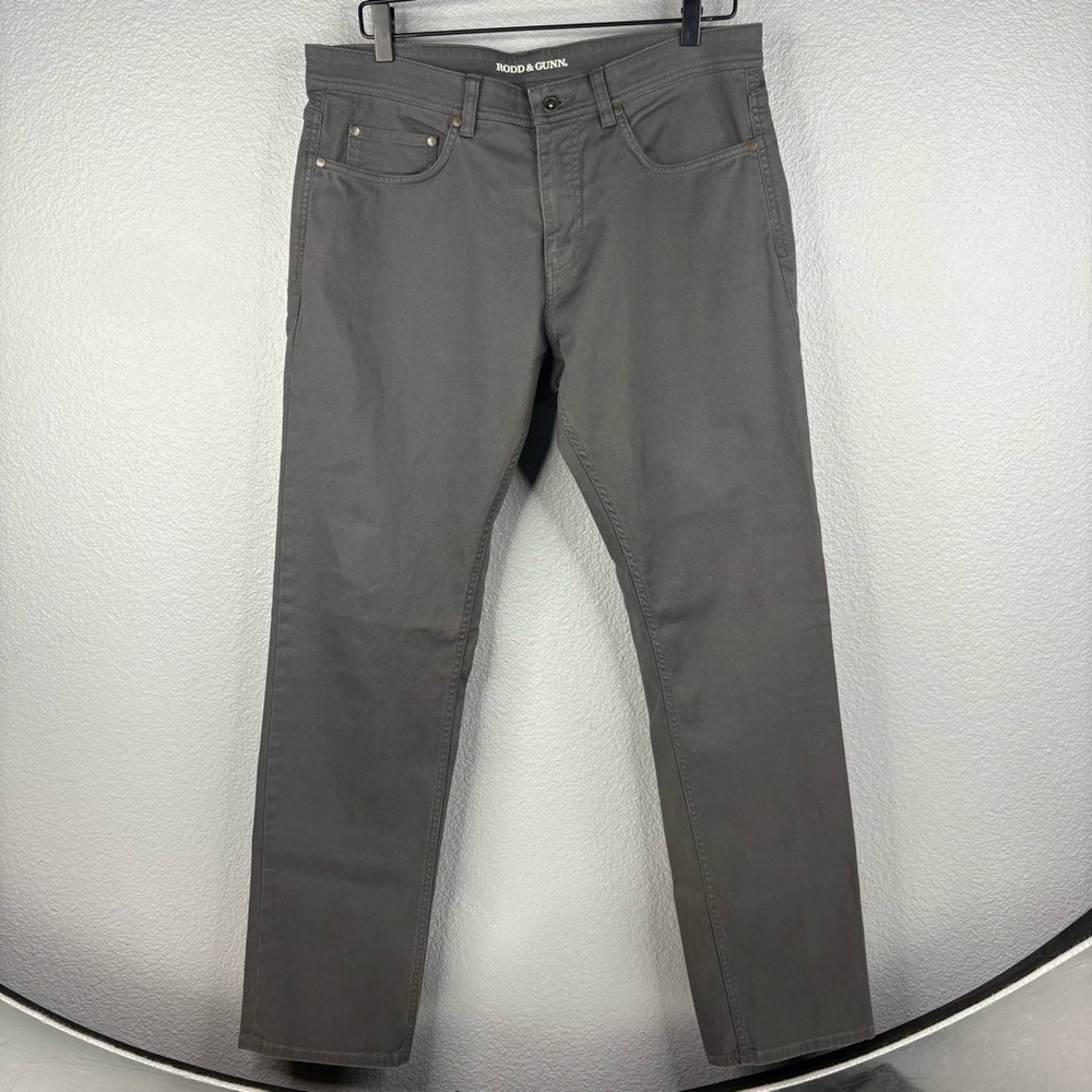 Rodd & Gunn Men's Chinos in Charcoal Gray